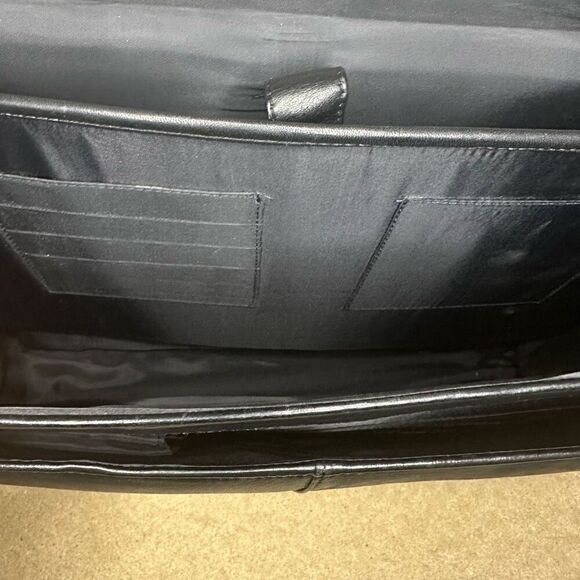 VTG Frye Briefcase Black Leather Soft Side Flap Top Buckle Strap Shoulder Bag - Picture 8 of 10